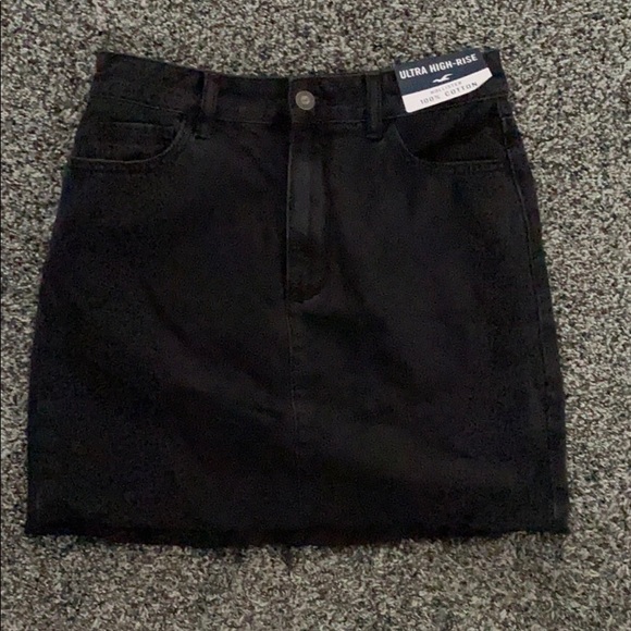 Hollister Black Ultra High-Rise Skirt (never worn) - Picture 2 of 4